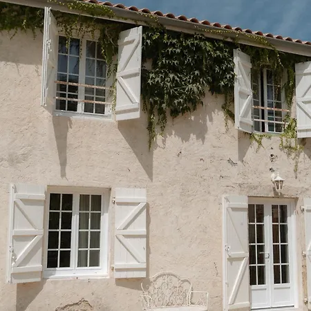 Domaine De Bassibé 3*