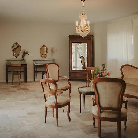 Domaine De Bassibe Bed & Breakfast